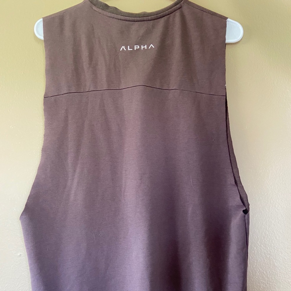 Alpha low cut tank top